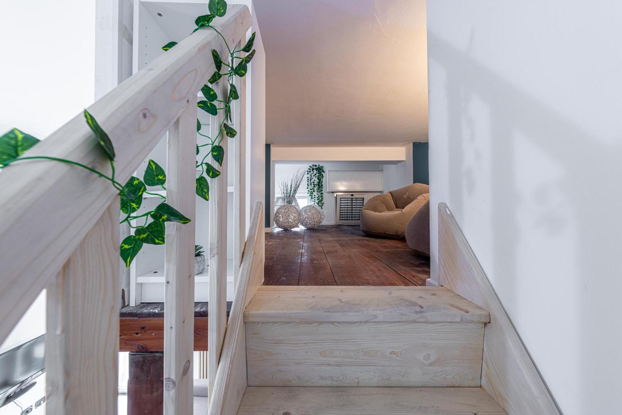 House Ladder Apartment *